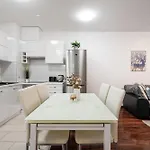 Viola - Free Parking And Balcony شقة بودابست
