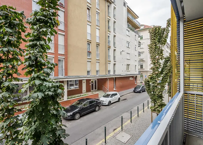Viola - Free Parking And Balcony Apartment